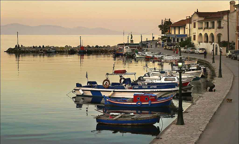 Port in Paxi